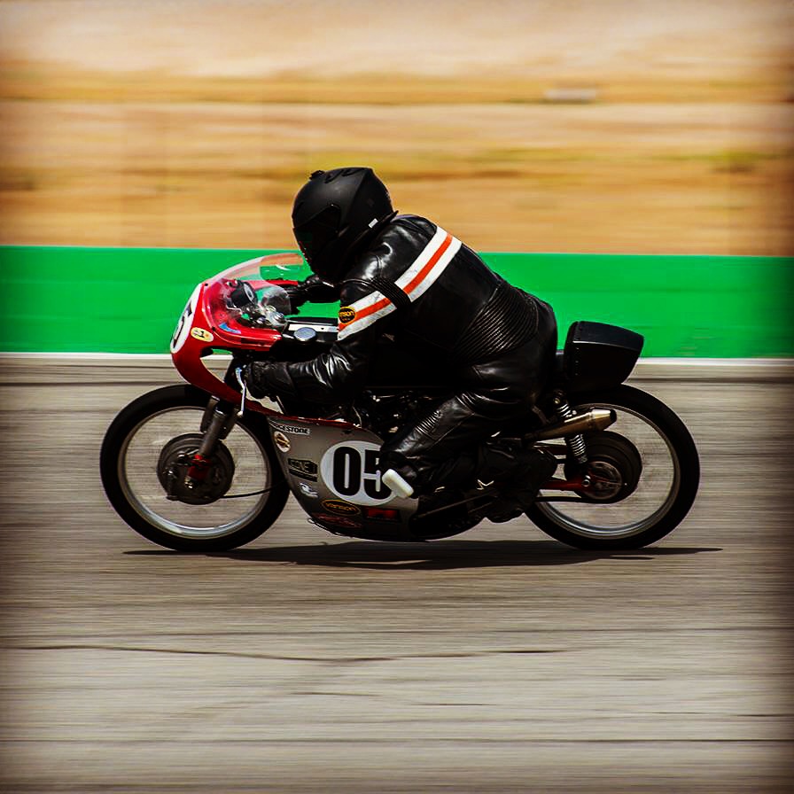 CB160 Electronic Ignition races at Willow Springs